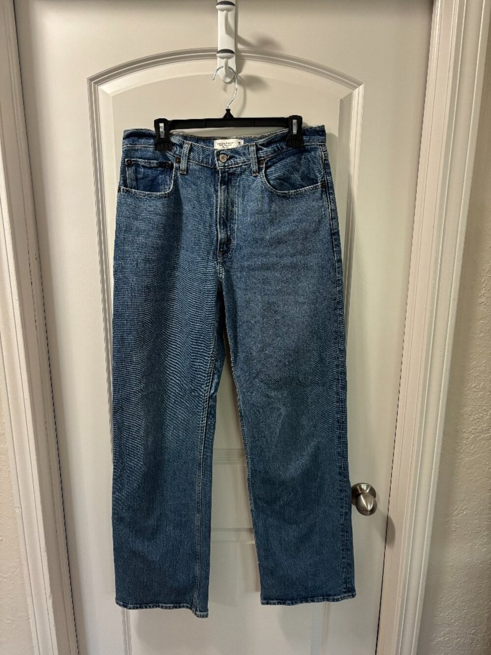 Abercrombie & Fitch The ‘90s Relaxed Jean High Rise
